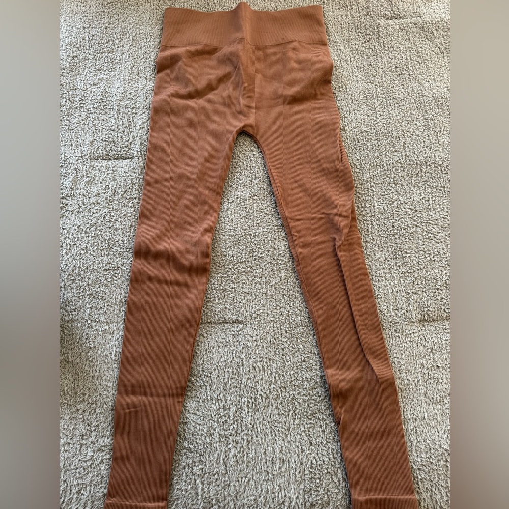 Ribbed nude/tan seamless leggings